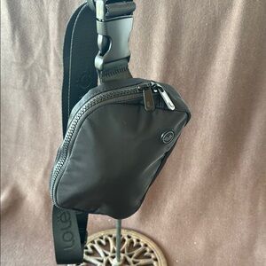 Lole Black Belt Bag with Sleek Design